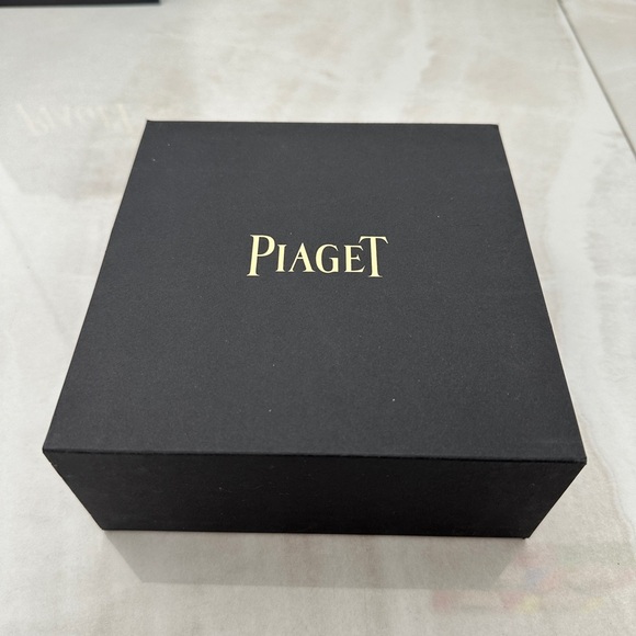 Piaget Floating Display Case, Outer Sleeve, Leather Insert And Logo Shopping Bag - Picture 11 of 16